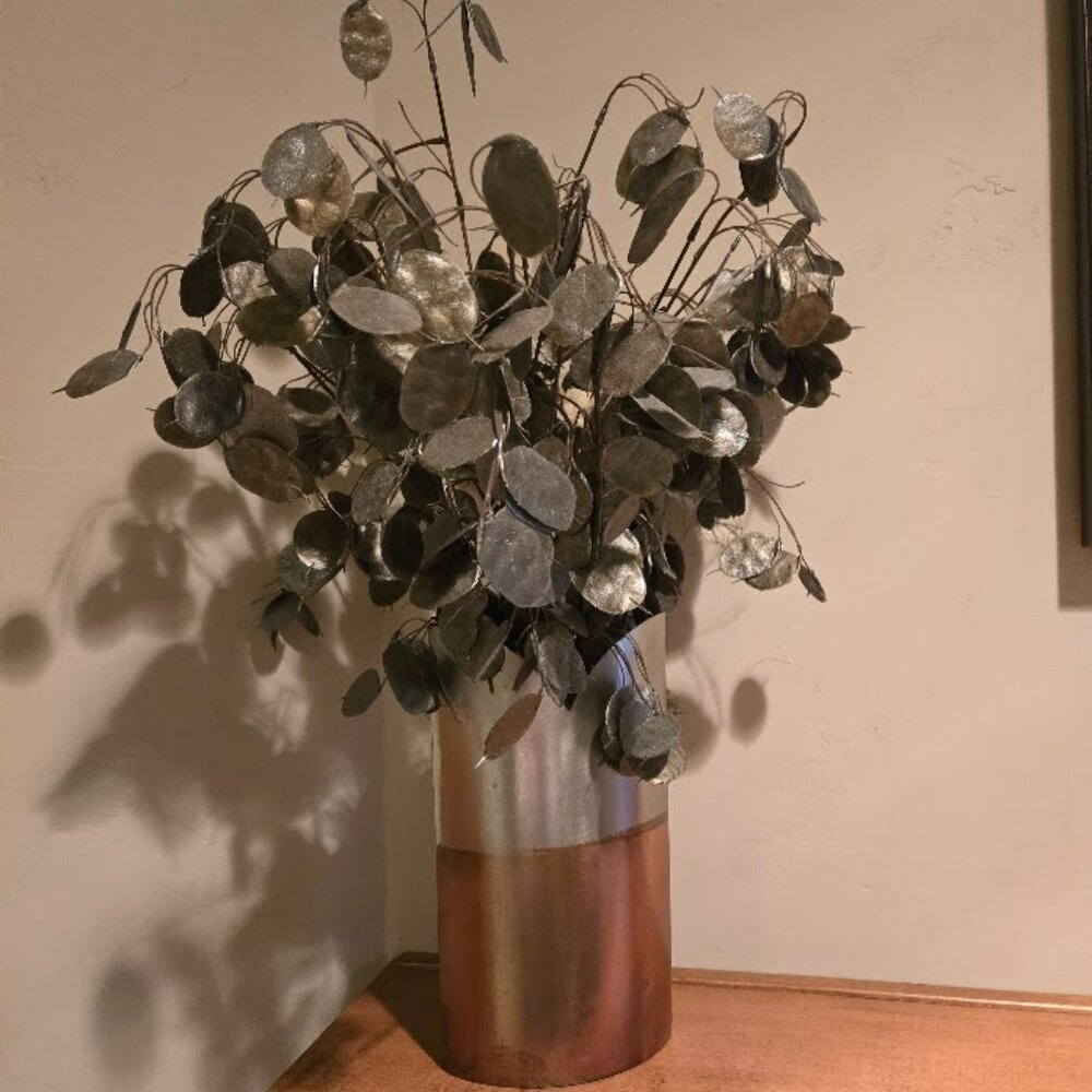 COPPER/SILVER INSPIRED VASE WITH METALIC FLORAL